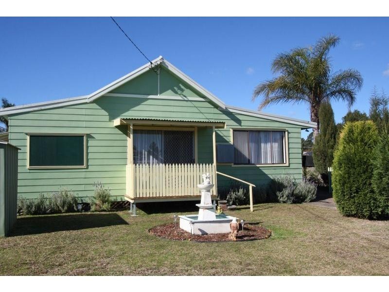 4 Colliery Street, Aberdare NSW 2325