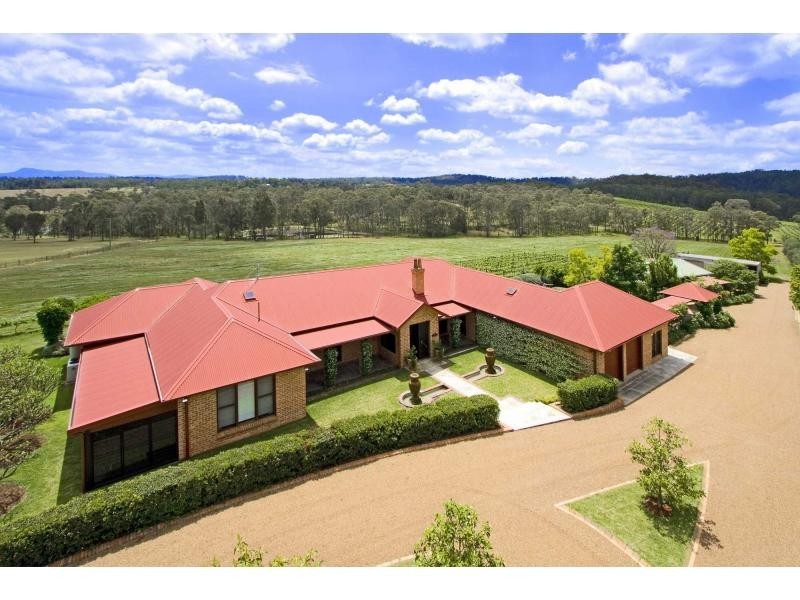 24 The Ballabourneen, Lovedale NSW 2325