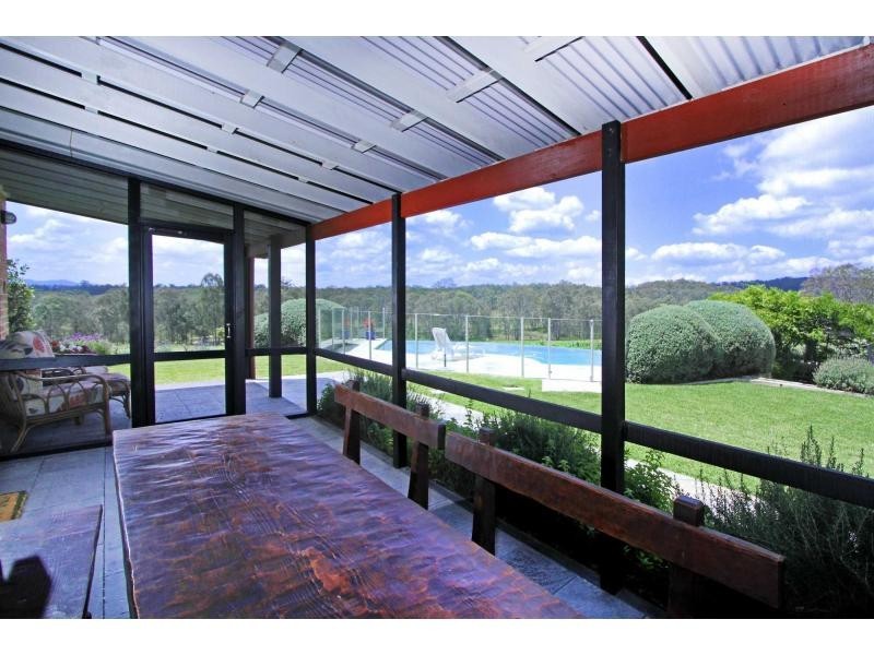 24 The Ballabourneen, Lovedale NSW 2325