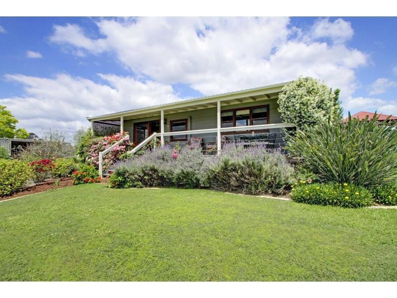 24 The Ballabourneen, Lovedale NSW 2325
