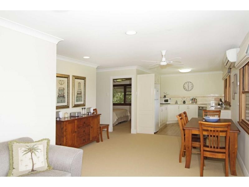 24 The Ballabourneen, Lovedale NSW 2325