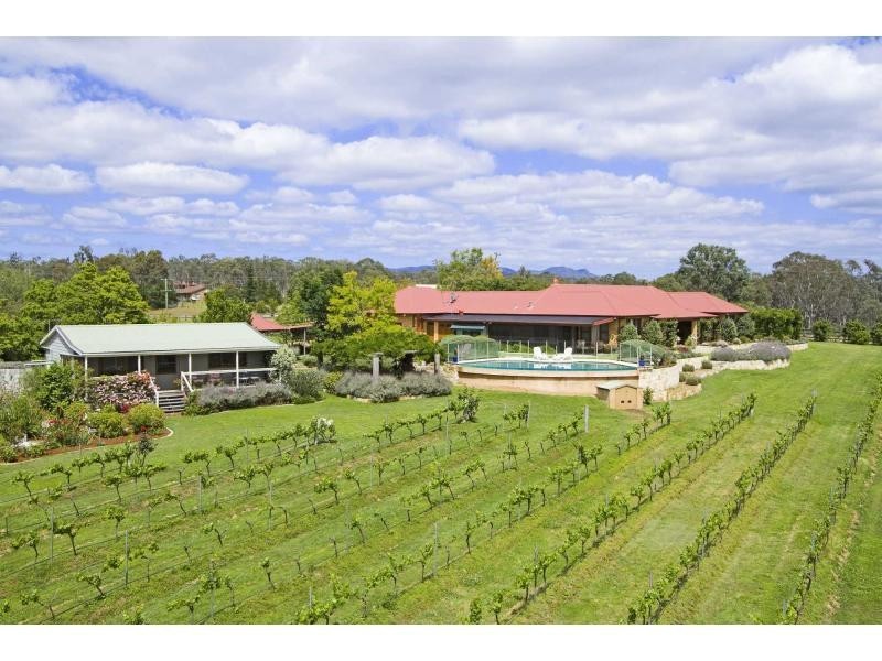 24 The Ballabourneen, Lovedale NSW 2325