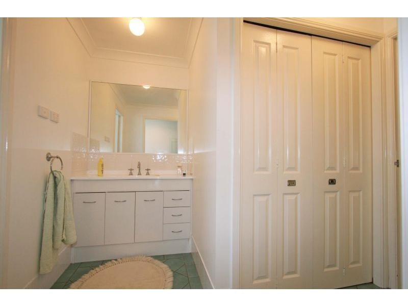 4 Gordon Avenue, Cessnock NSW 2325