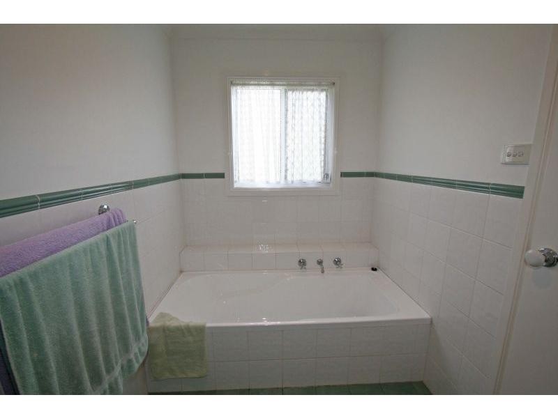 4 Gordon Avenue, Cessnock NSW 2325