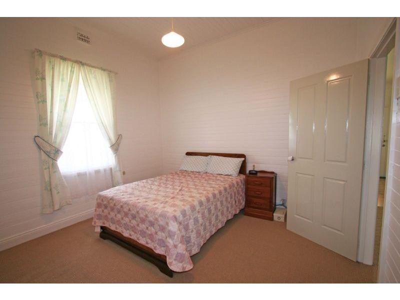 4 Gordon Avenue, Cessnock NSW 2325