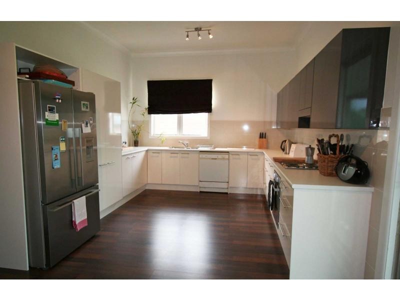 8 Bruce Street, Abernethy NSW 2325