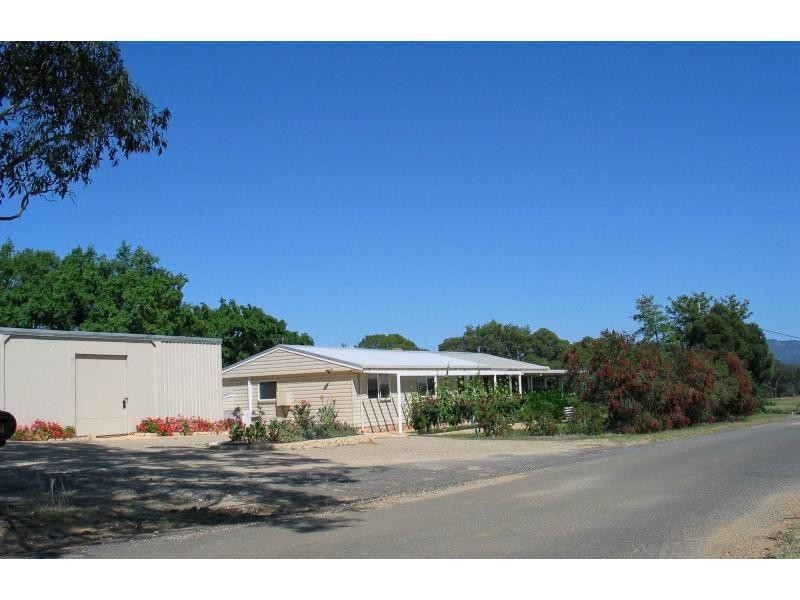 4 Londons Road, Lovedale NSW 2325