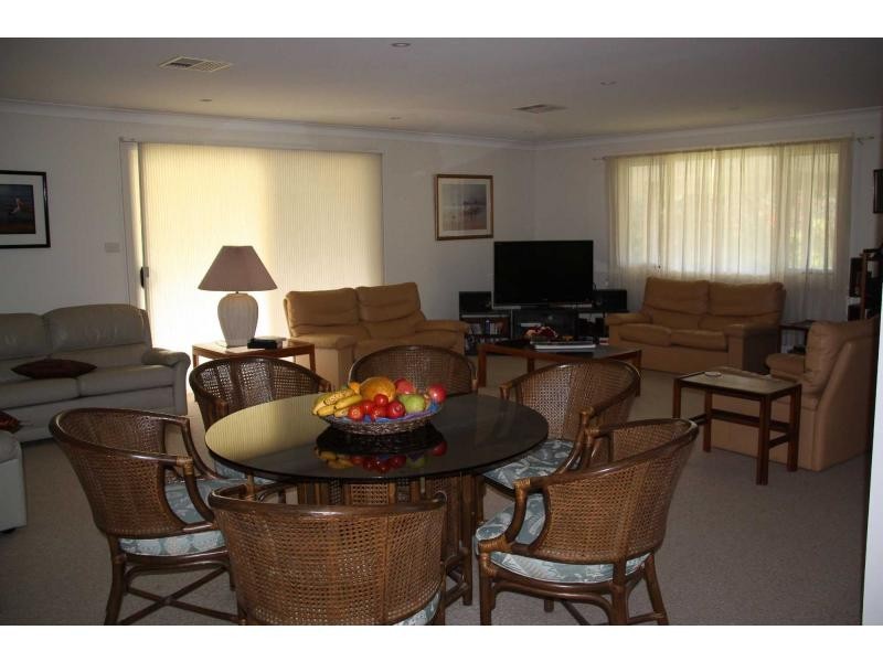 4 Londons Road, Lovedale NSW 2325