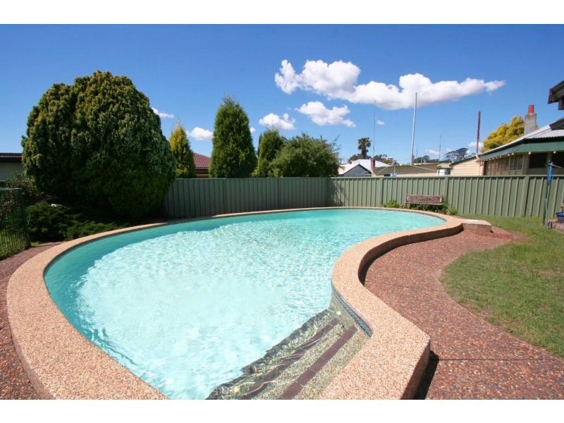 10 Alexander Street, Cessnock NSW 2325
