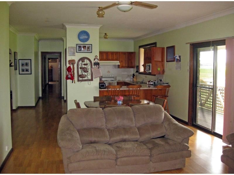 160 Ravensfield Lane, Bishops Bridge NSW 2326