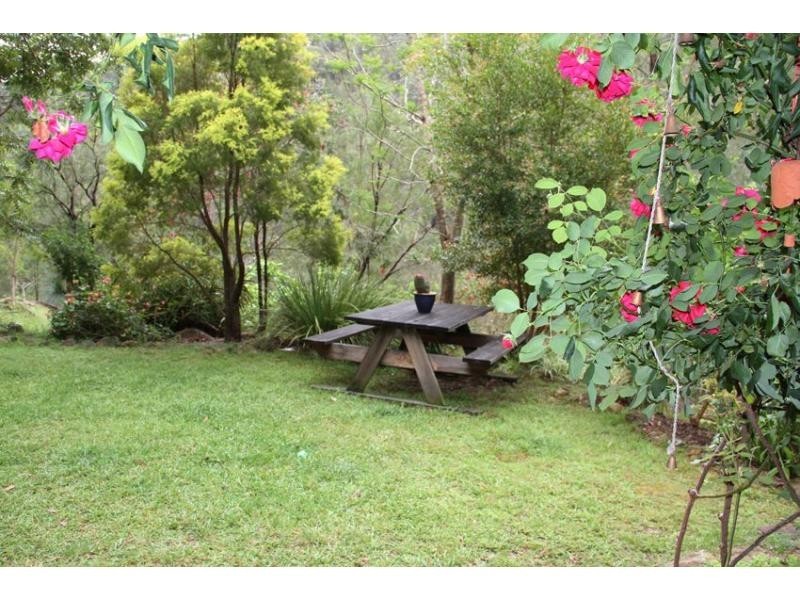 223 Rocky Creek Road, Wollombi NSW 2325