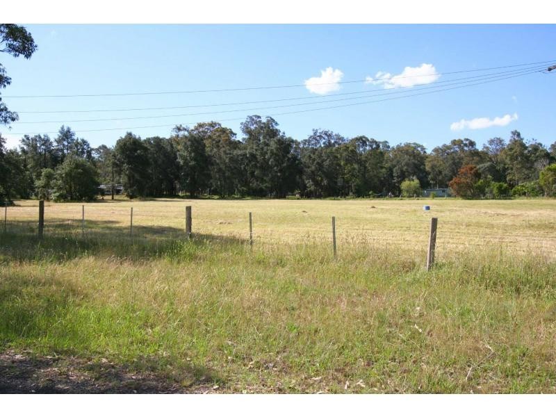8 Tunnel Road, Cessnock NSW 2325