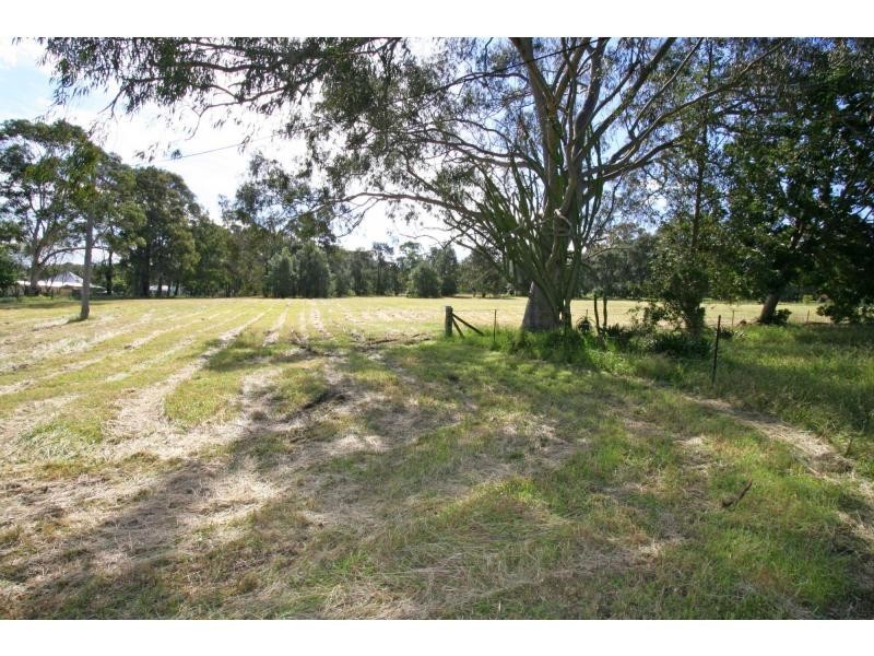 8 Tunnel Road, Cessnock NSW 2325
