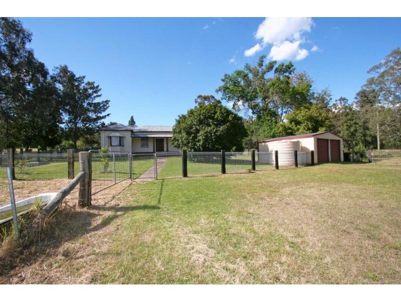 8 Tunnel Road, Cessnock NSW 2325