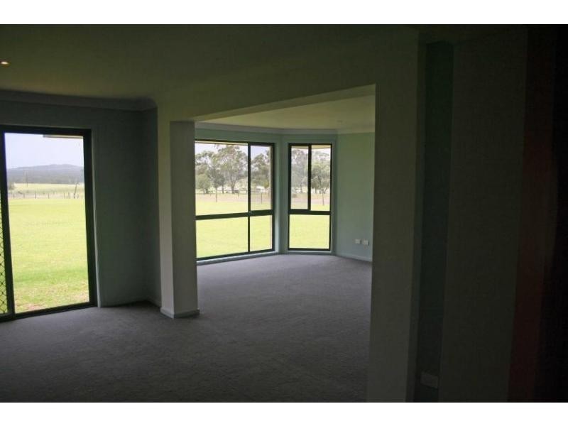 284 Heaton Road, Quorrobolong NSW 2325