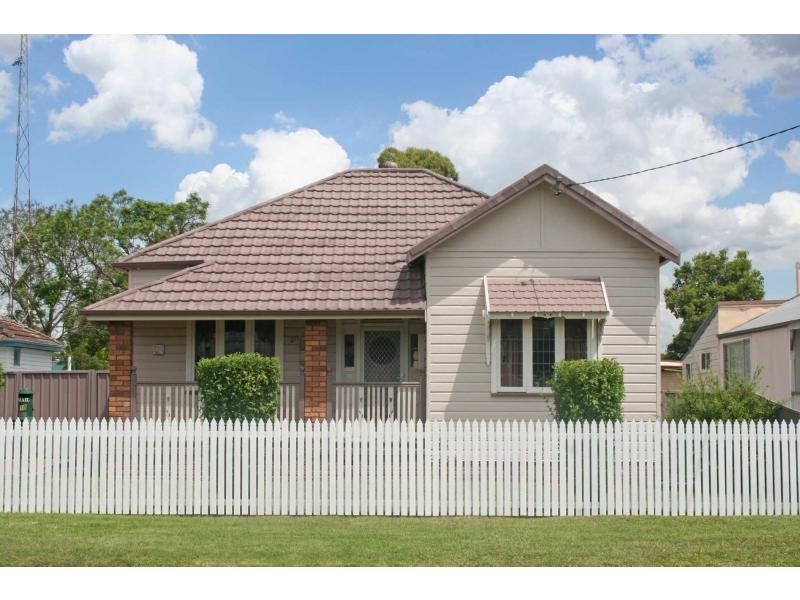 10 Bent Street, Cessnock NSW 2325