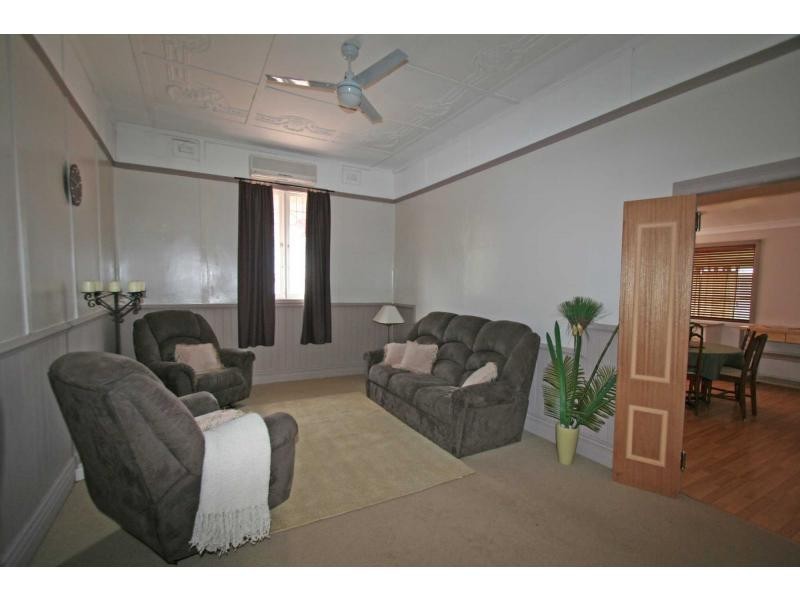 10 Bent Street, Cessnock NSW 2325