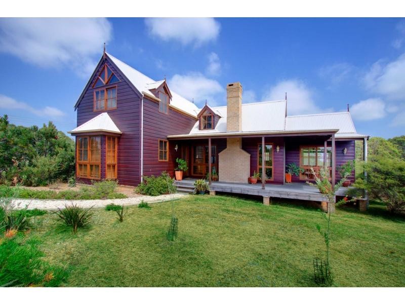 15 The Ballabourneen, Lovedale NSW 2325