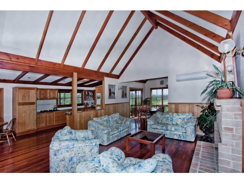 15 The Ballabourneen, Lovedale NSW 2325