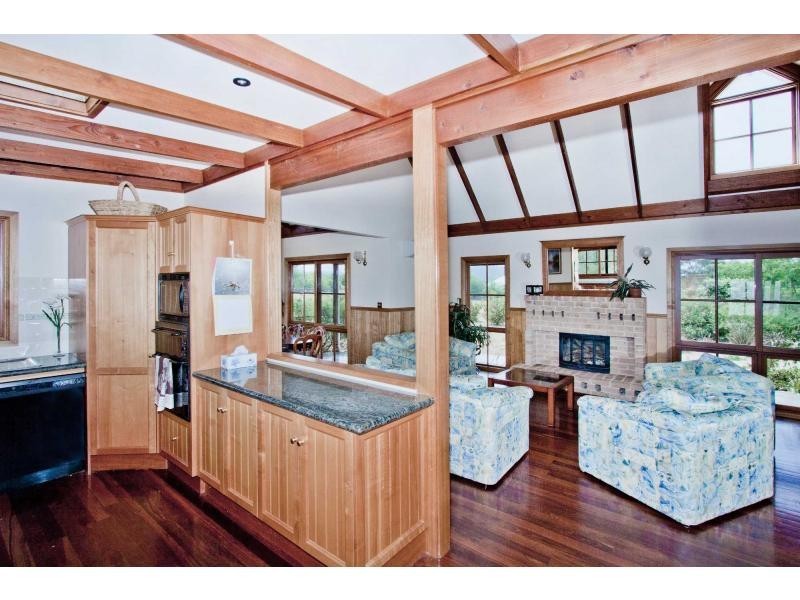 15 The Ballabourneen, Lovedale NSW 2325