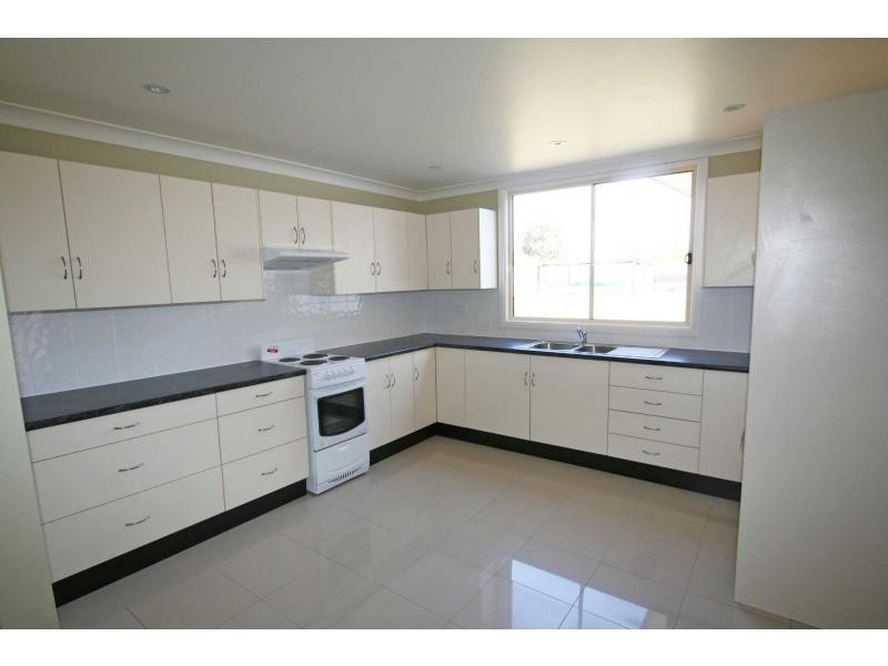 27 Edgeworth Street, Cessnock NSW 2325