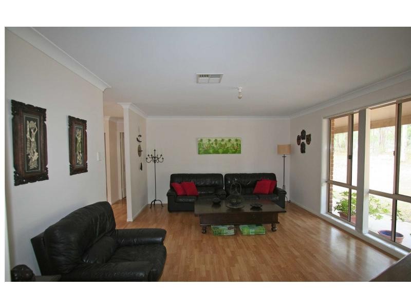 4 Hanwood Road, North Rothbury NSW 2335