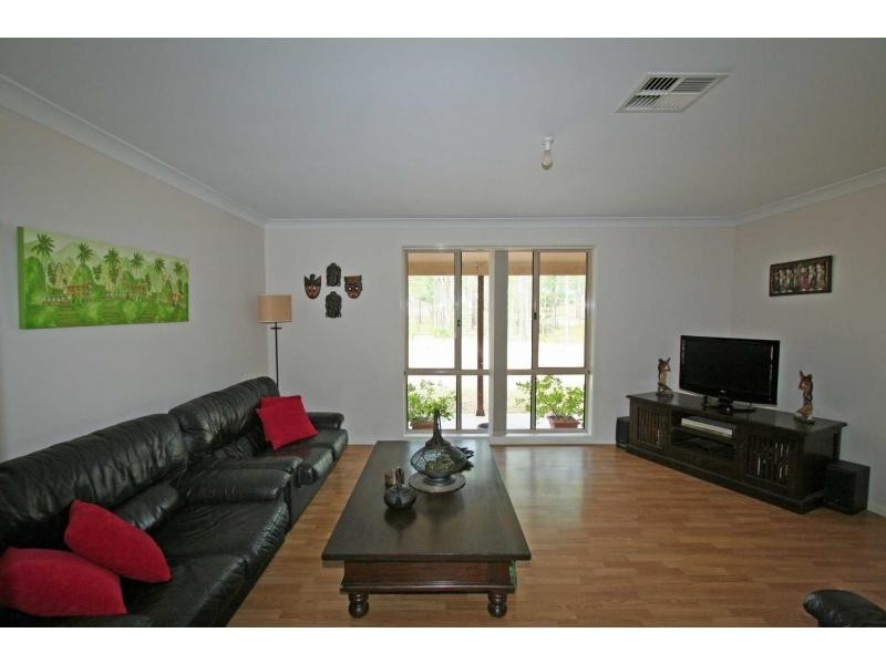 4 Hanwood Road, North Rothbury NSW 2335