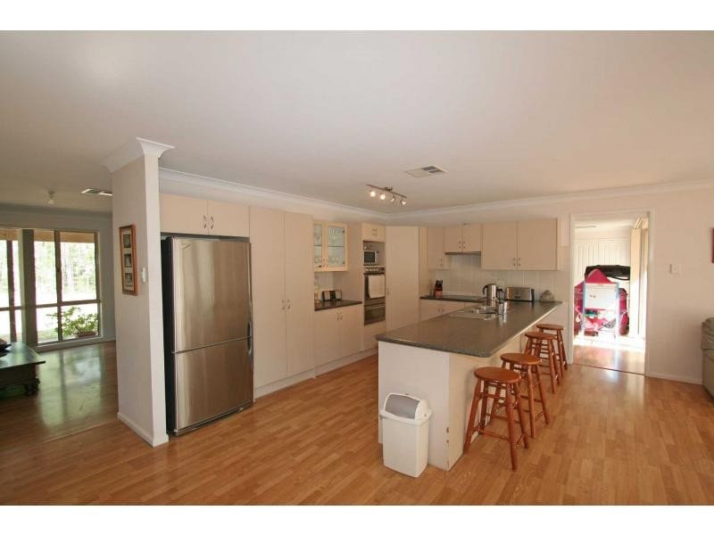 4 Hanwood Road, North Rothbury NSW 2335