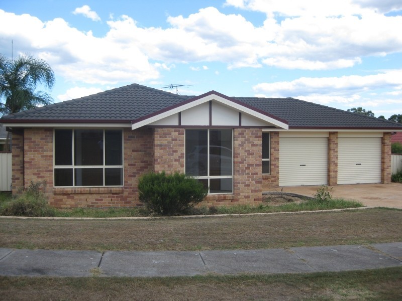 4 Shiraz Grove, Cessnock NSW 2325
