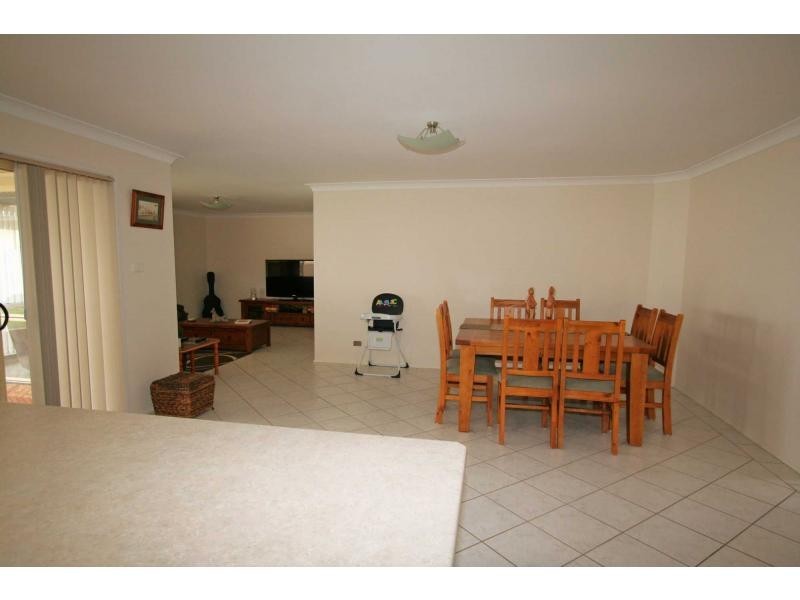 16 Stuart Street, Abernethy NSW 2325