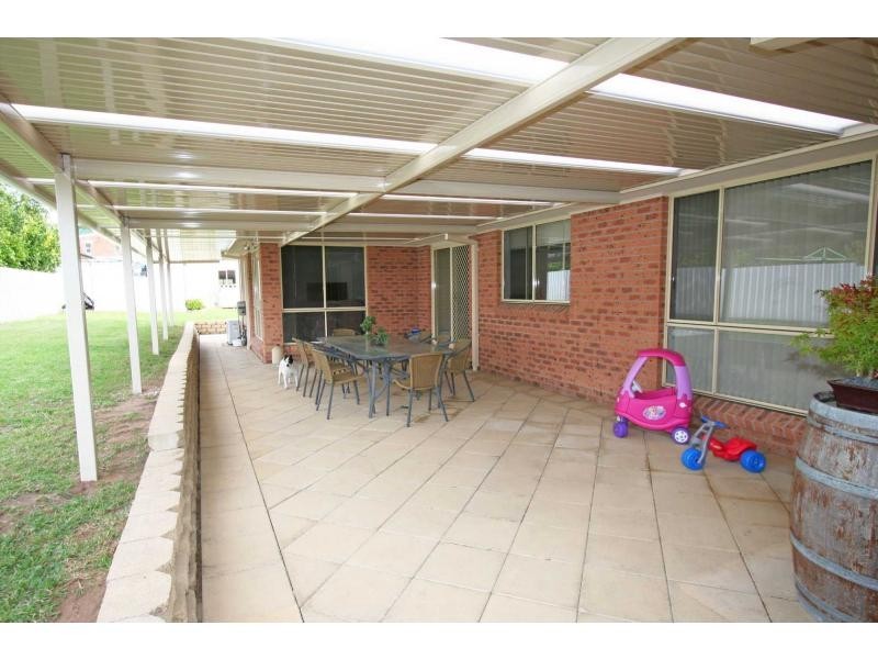 16 Stuart Street, Abernethy NSW 2325