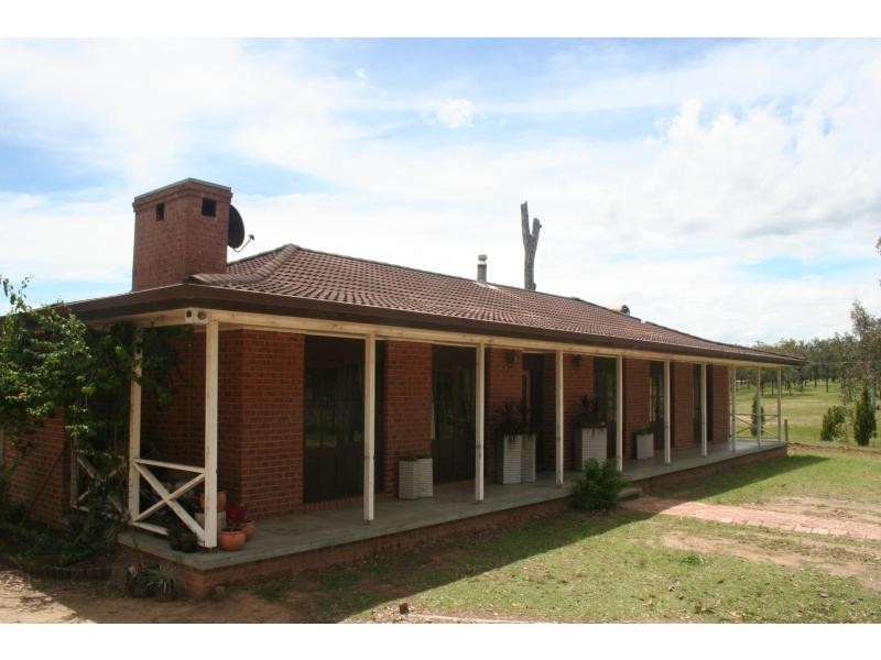 225 Elderslie Road, Elderslie NSW 2335