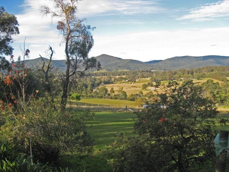 359 Sandy Creek Road, Mount Vincent NSW 2323