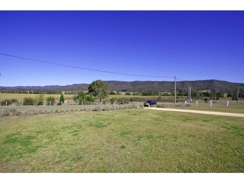 8 Tenth Avenue, Millfield NSW 2325