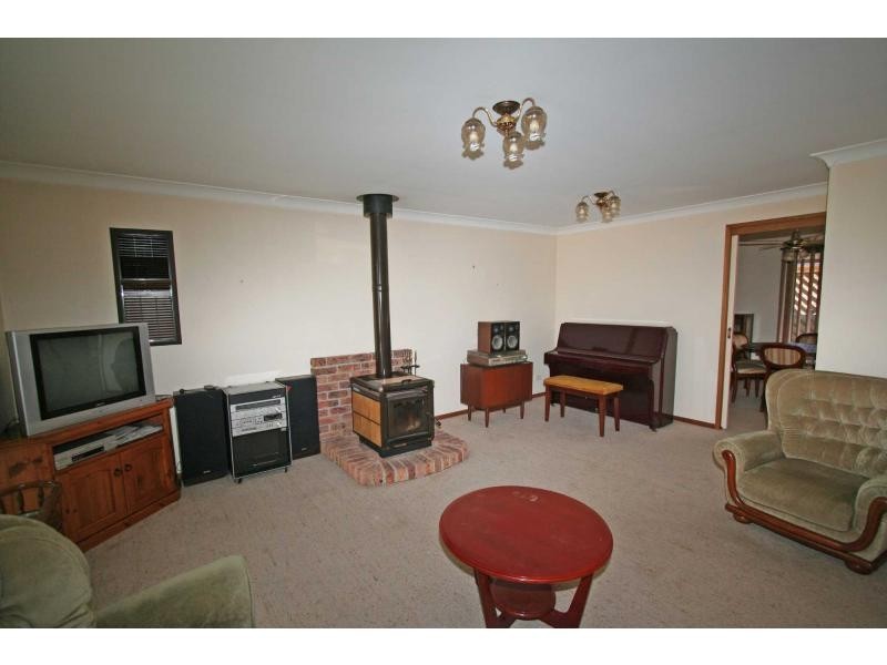 19 Dixon Street, Cessnock NSW 2325