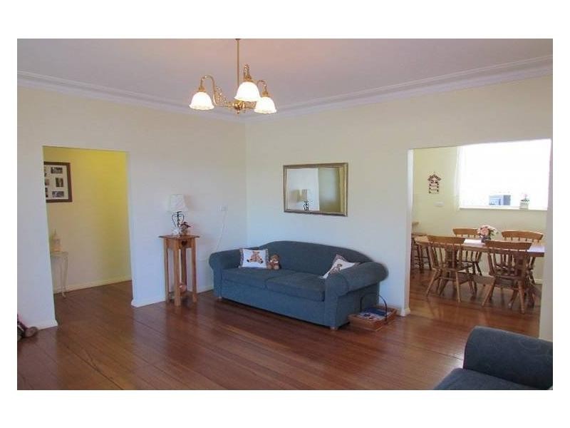 24 Mount View Road, Cessnock NSW 2325