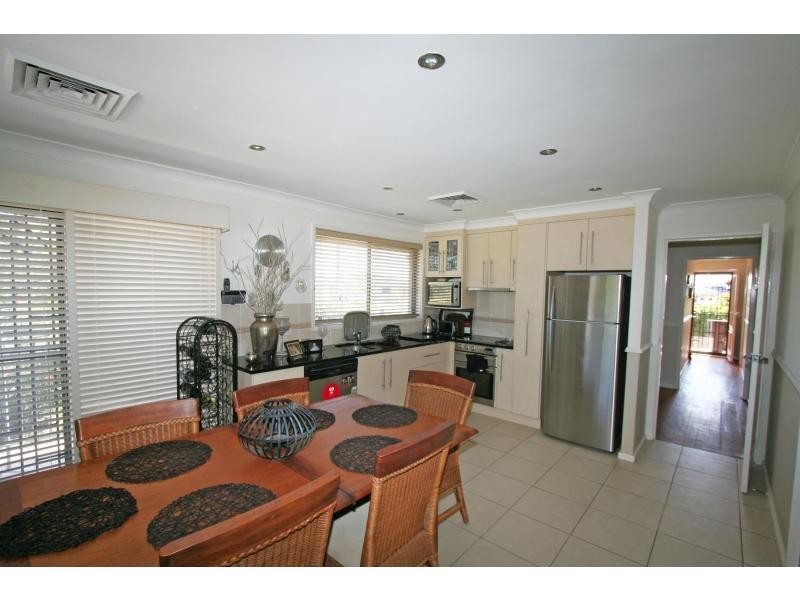 16 Lee Ann Crescent, Cessnock NSW 2325