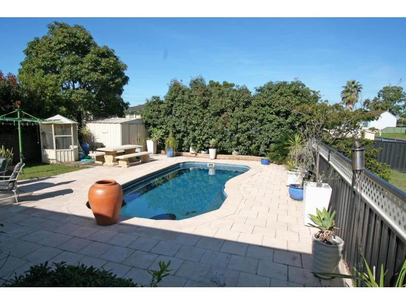 16 Lee Ann Crescent, Cessnock NSW 2325