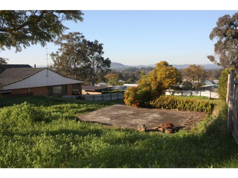 14 Cooma Street, Abermain NSW 2326