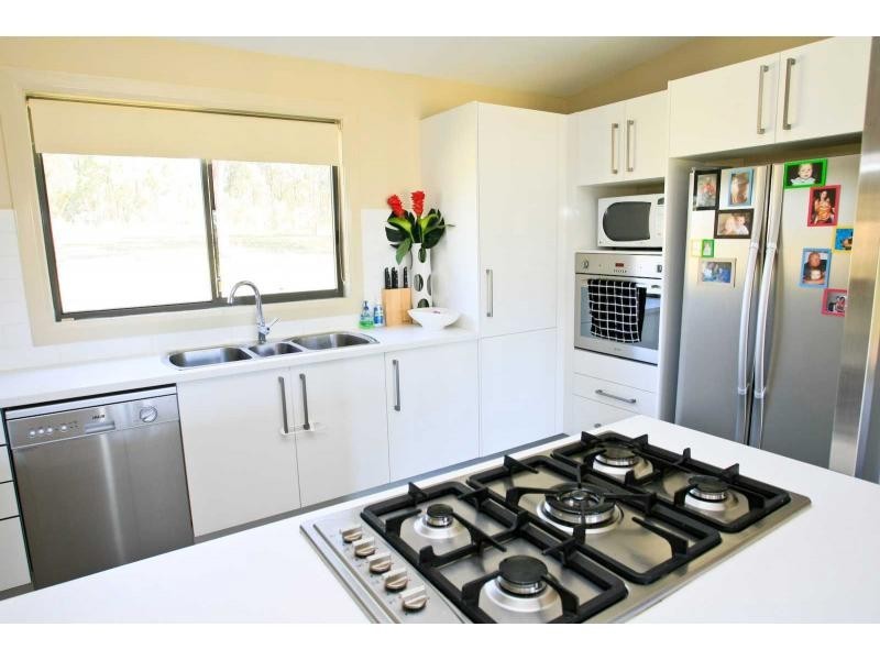 30 The Ballabourneen, Lovedale NSW 2325