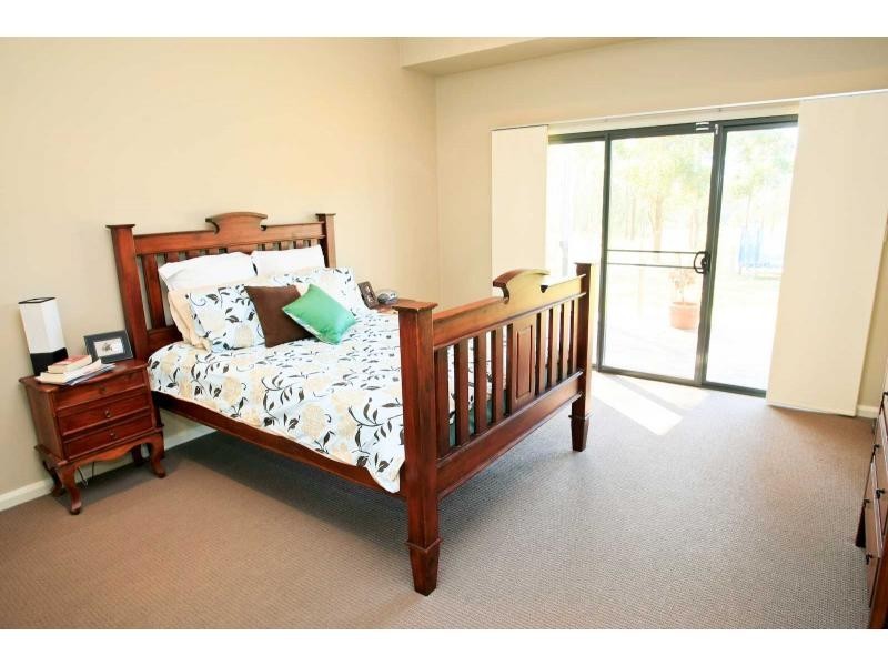 30 The Ballabourneen, Lovedale NSW 2325