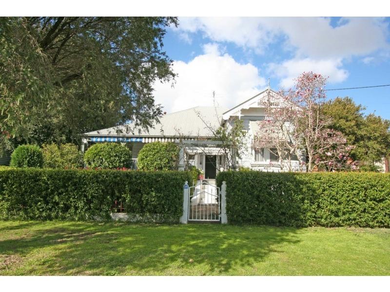 32 Cumberland Street, Cessnock NSW 2325