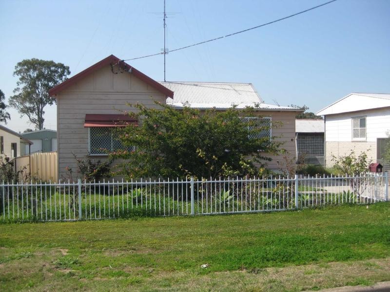 2 Chidgey Street, Cessnock NSW 2325