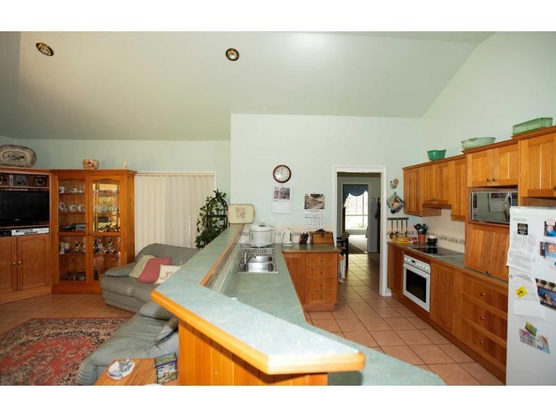 136 Whitings Lane, Quorrobolong NSW 2325