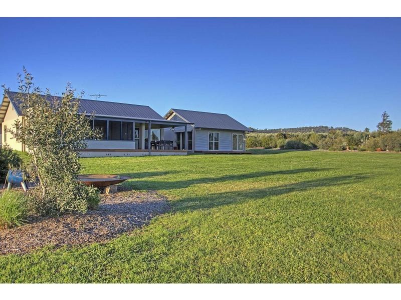379 Talga Road, Lovedale NSW 2325