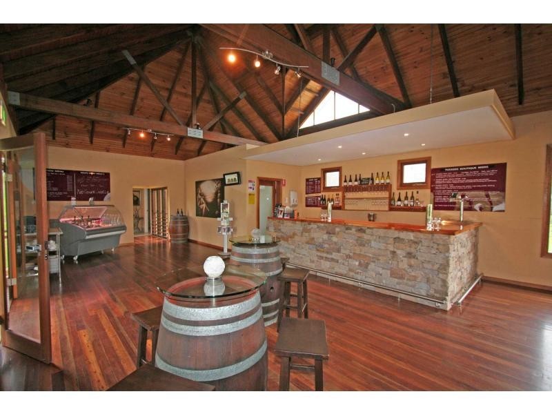 “Molly’s Cradle” 356 Tuckers Lane, Greta NSW 2334