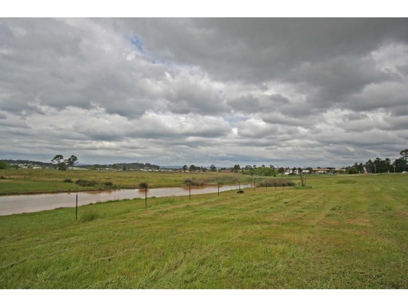 64 Wine Country Drive, Nulkaba NSW 2325