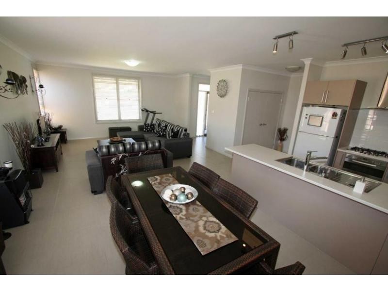 1/7 Lindeman Grove, Cessnock NSW 2325