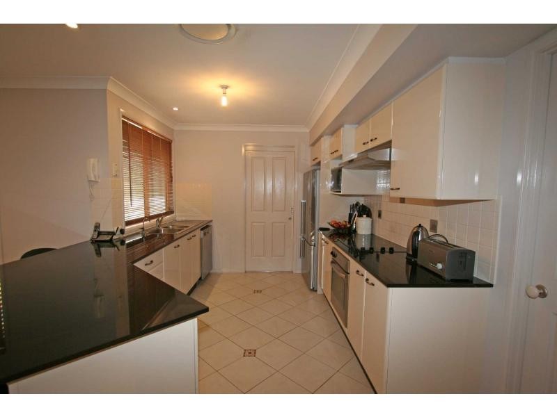 6 Stirling Street, Abernethy NSW 2325