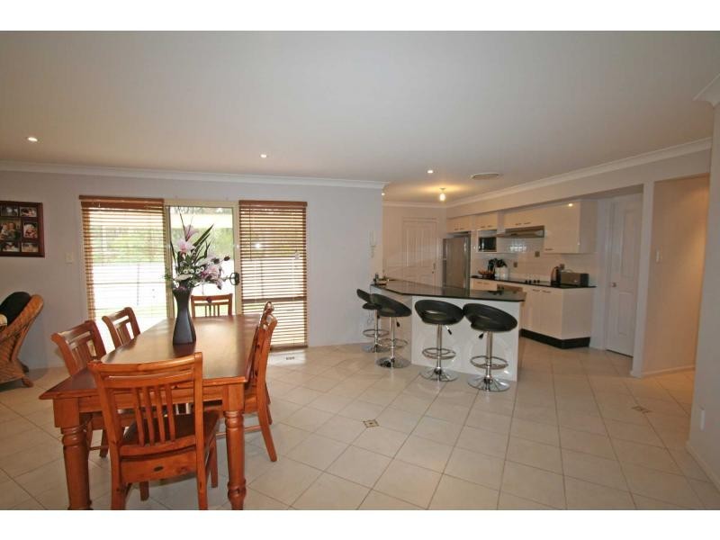 6 Stirling Street, Abernethy NSW 2325